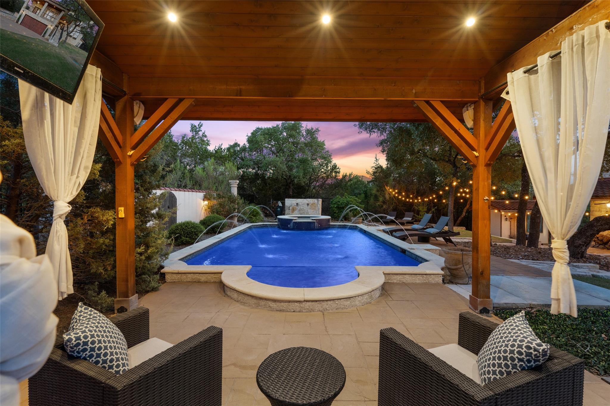 201 Cowal Drive N Spicewood TX 78669