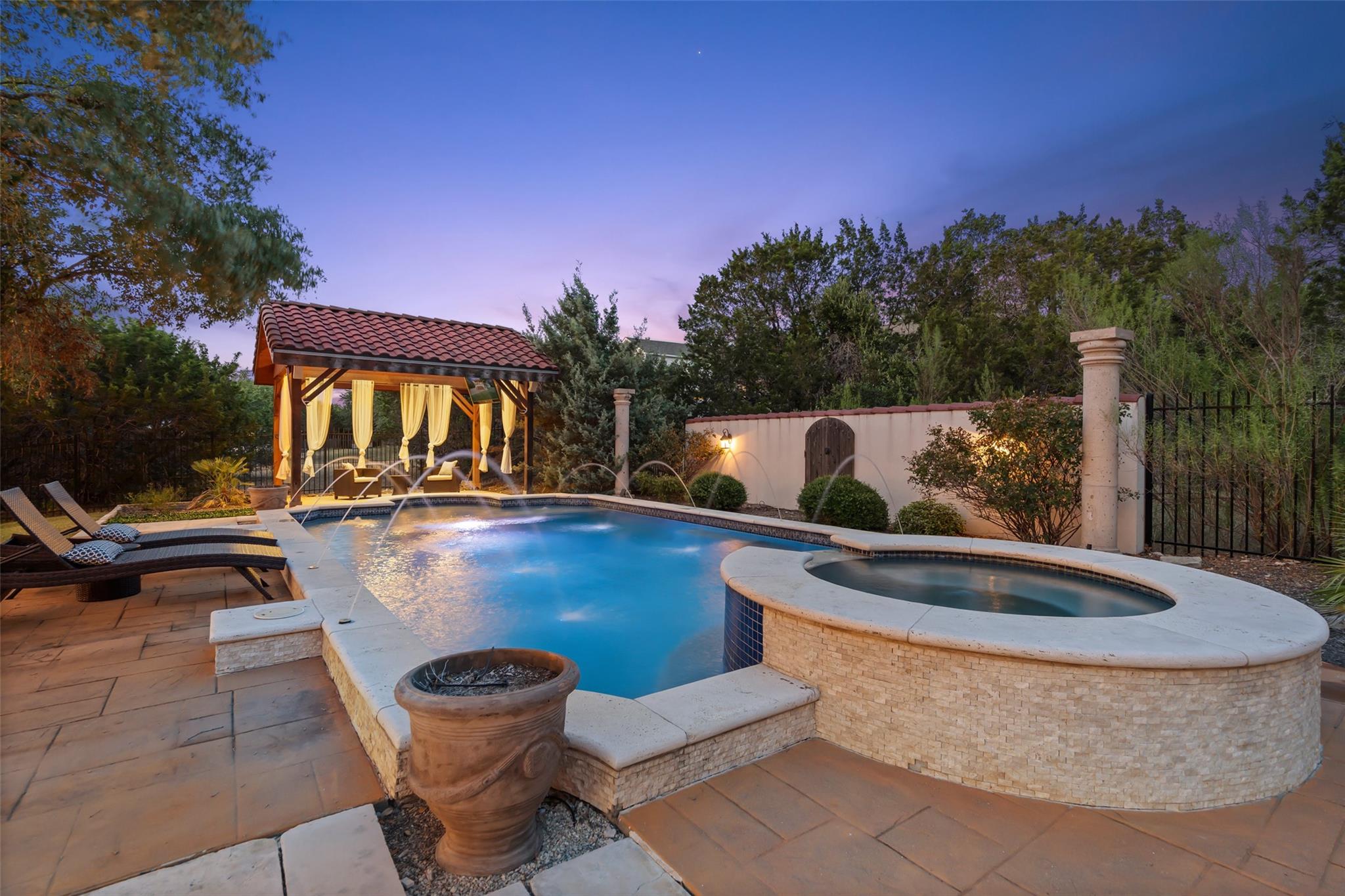 201 Cowal Drive N Spicewood TX 78669