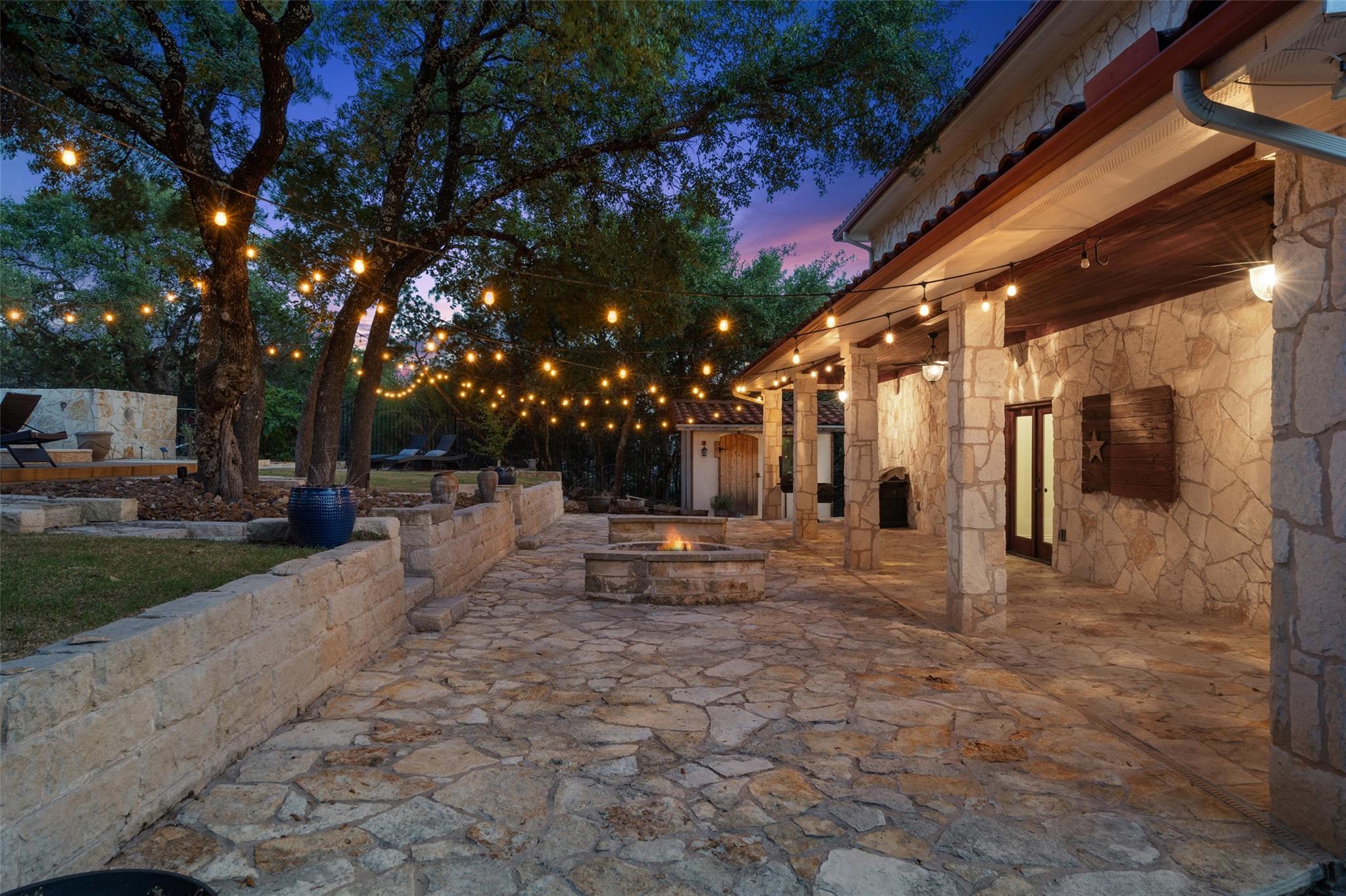 201 Cowal Drive N Spicewood TX 78669