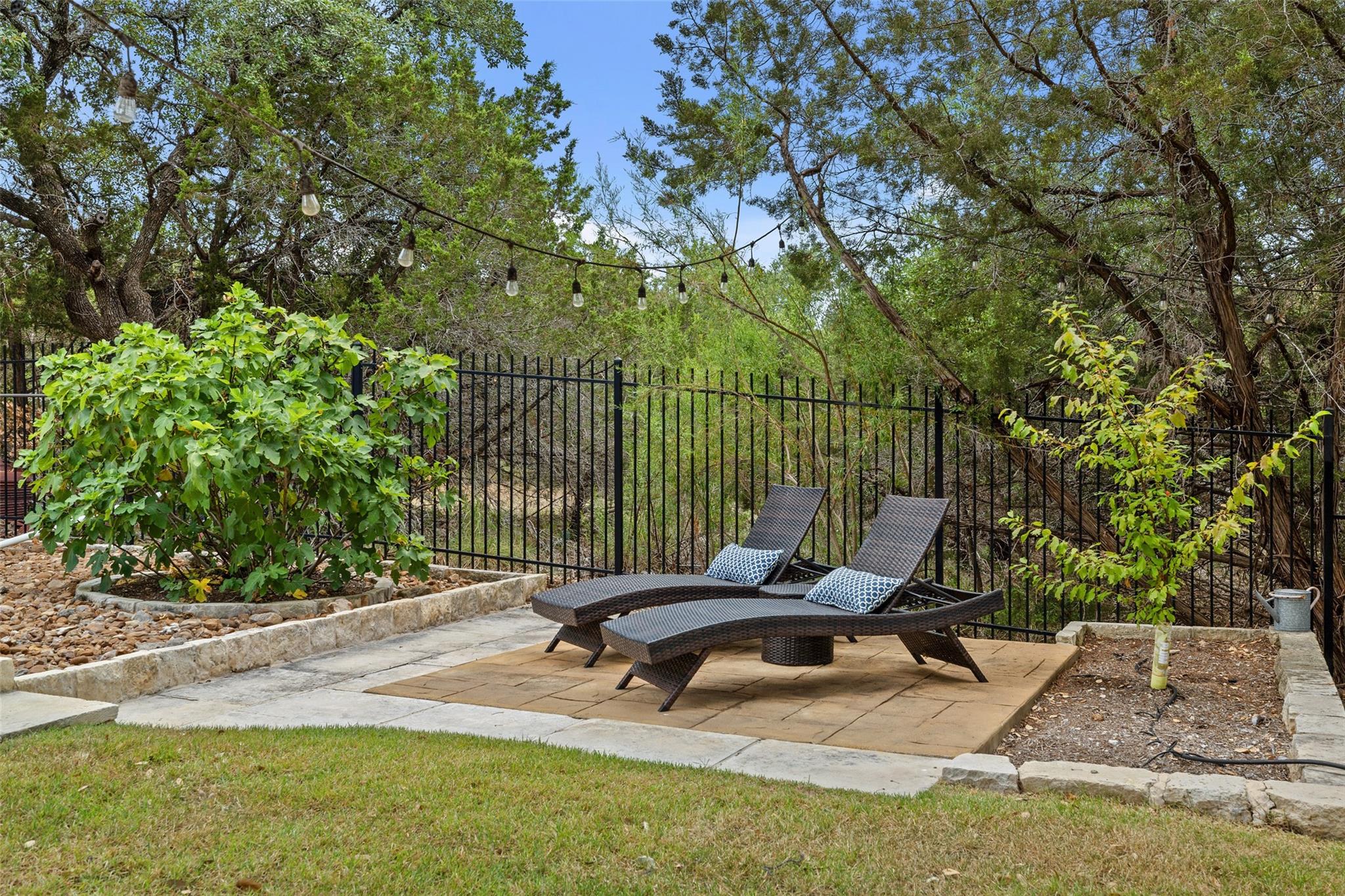 201 Cowal Drive N Spicewood TX 78669