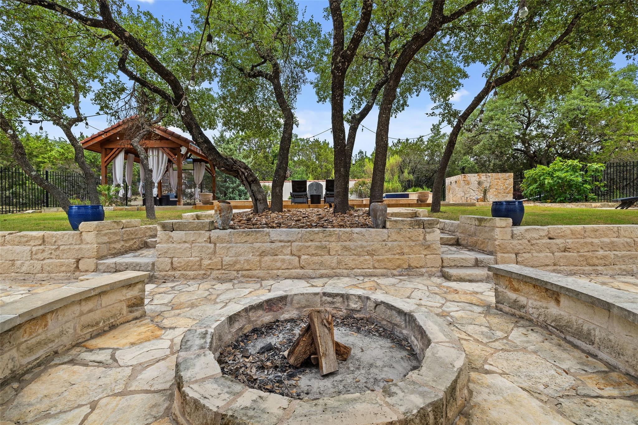 201 Cowal Drive N Spicewood TX 78669