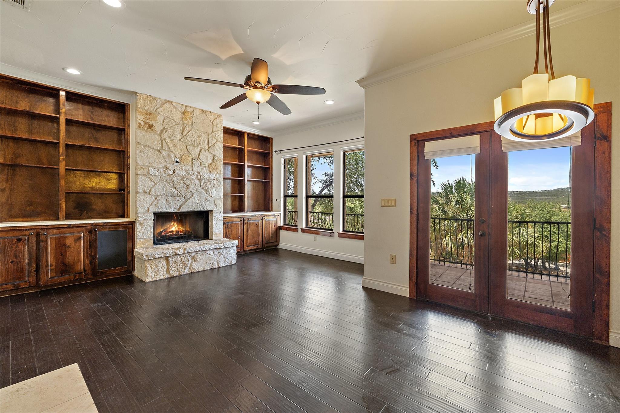 201 Cowal Drive N Spicewood TX 78669