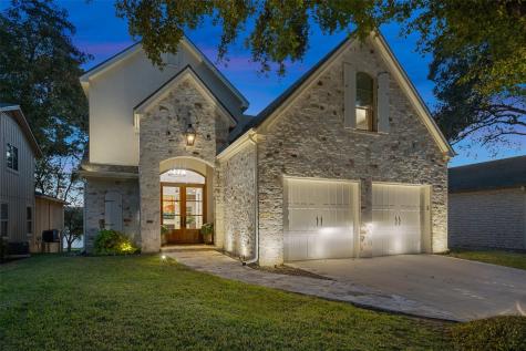 327 Meadowlakes Drive Meadowlakes TX 78654
