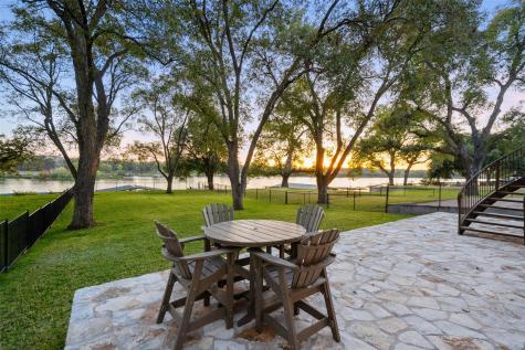 327 Meadowlakes Drive Meadowlakes TX 78654
