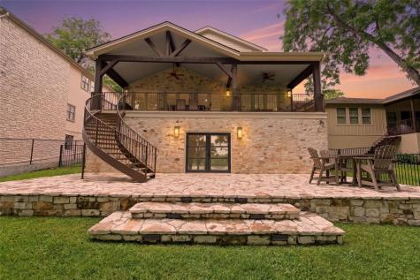 327 Meadowlakes Drive Meadowlakes TX 78654