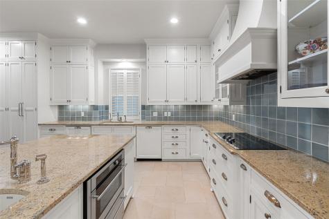 327 Meadowlakes Drive Meadowlakes TX 78654