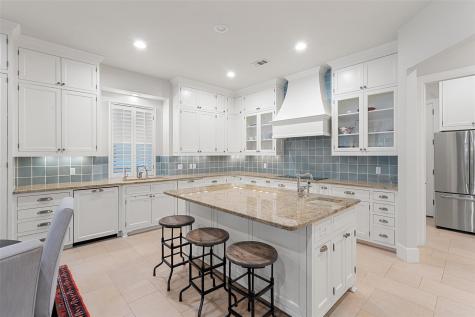 327 Meadowlakes Drive Meadowlakes TX 78654