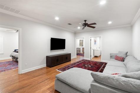 327 Meadowlakes Drive Meadowlakes TX 78654