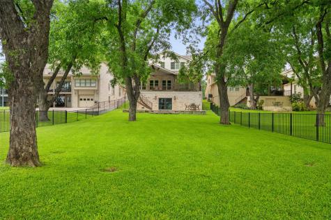 327 Meadowlakes Drive Meadowlakes TX 78654