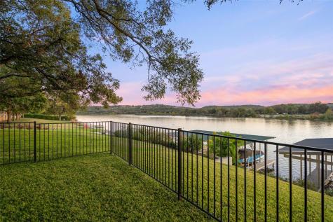 327 Meadowlakes Drive Meadowlakes TX 78654