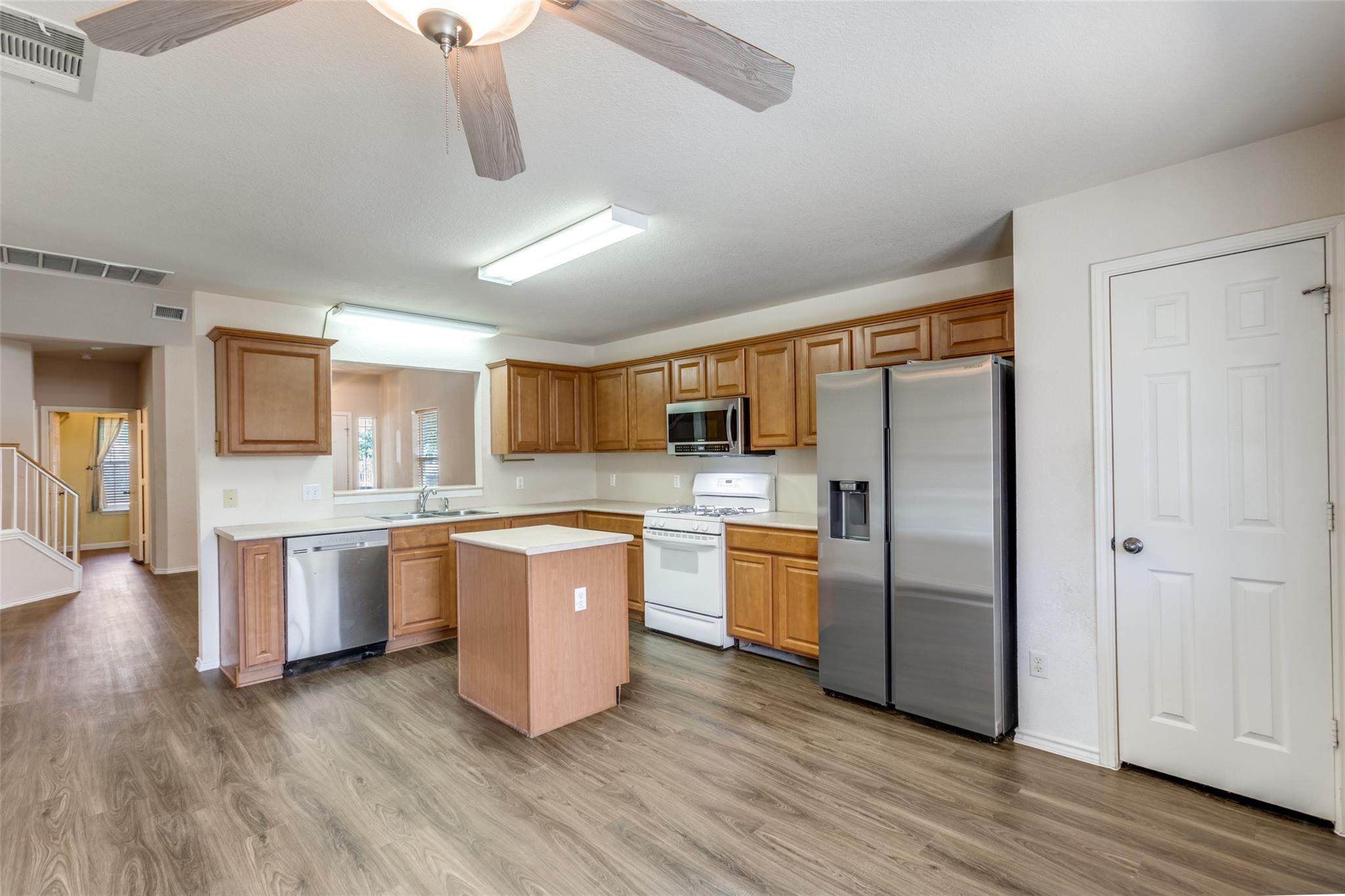 5043 Hartson Kyle TX 78640