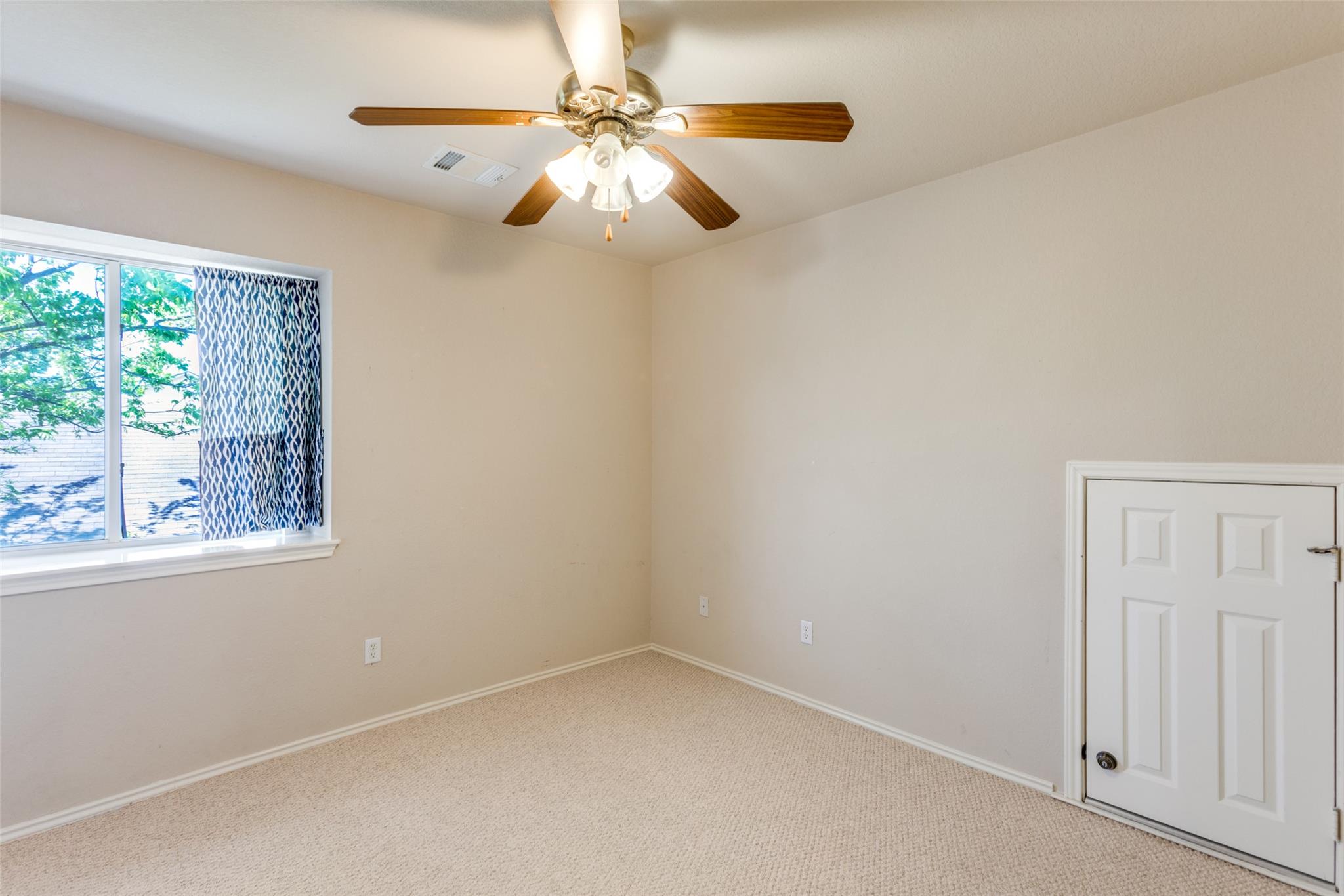 5043 Hartson Kyle TX 78640