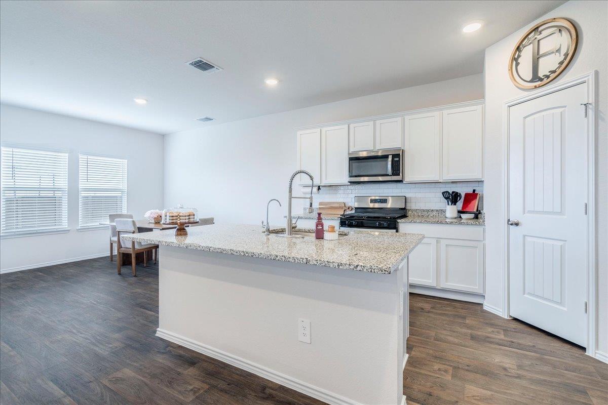 125 Frogmore Loop Uhland TX 78640