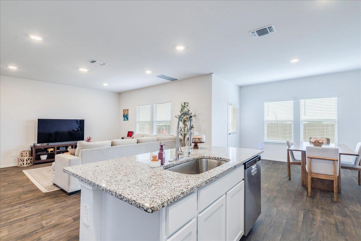 125 Frogmore Loop Uhland TX 78640