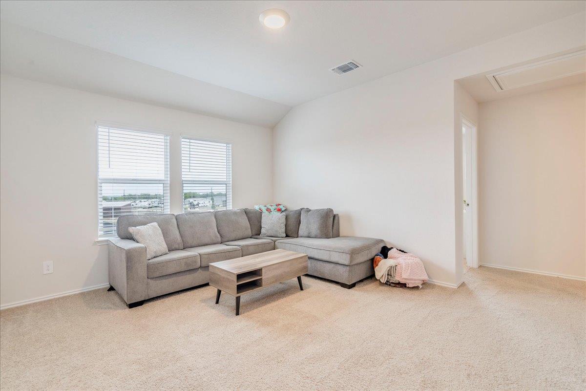 125 Frogmore Loop Uhland TX 78640