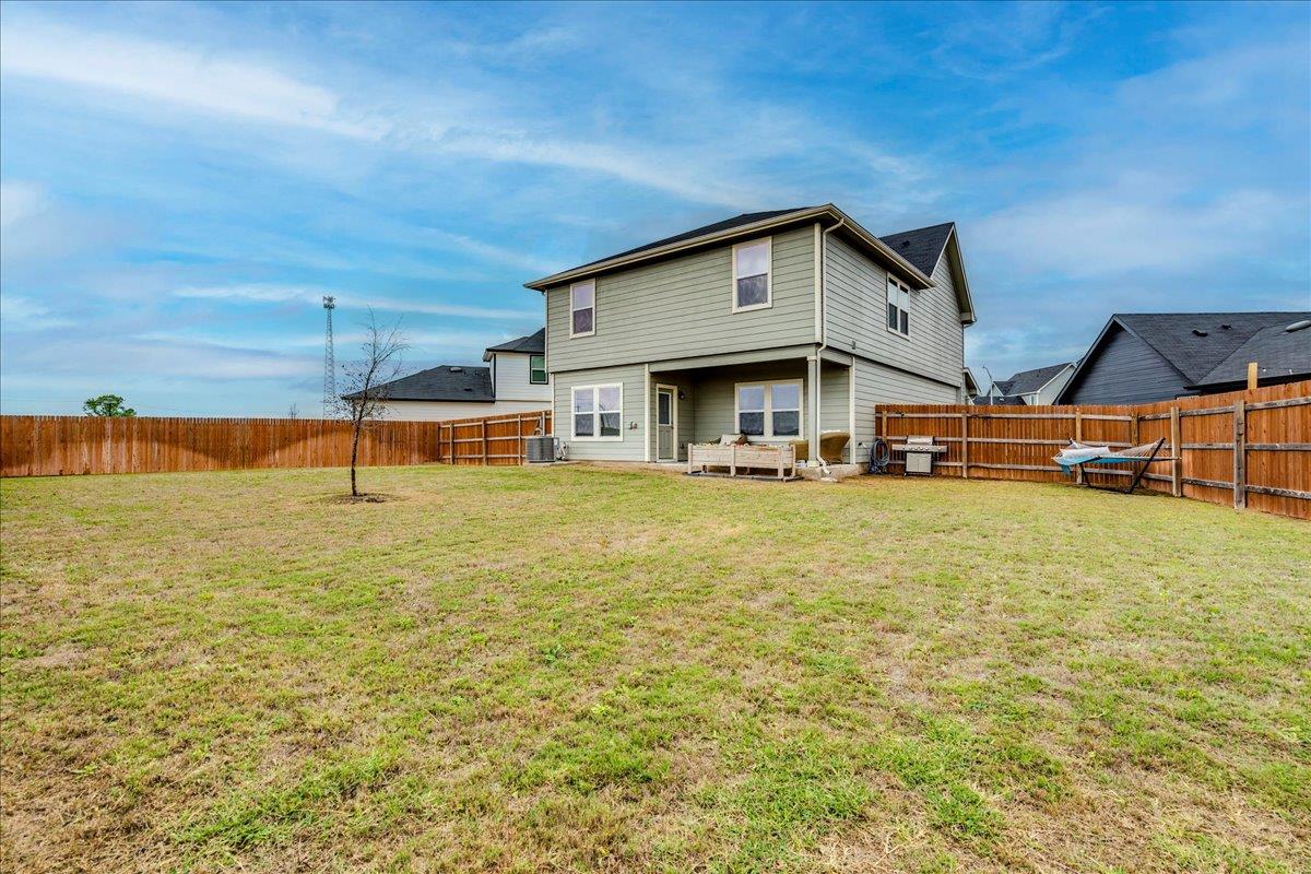 125 Frogmore Loop Uhland TX 78640