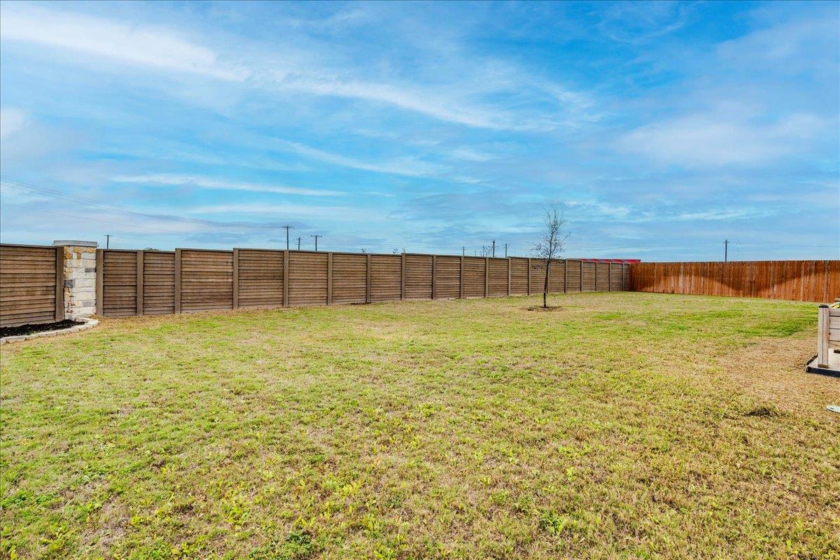125 Frogmore Loop Uhland TX 78640