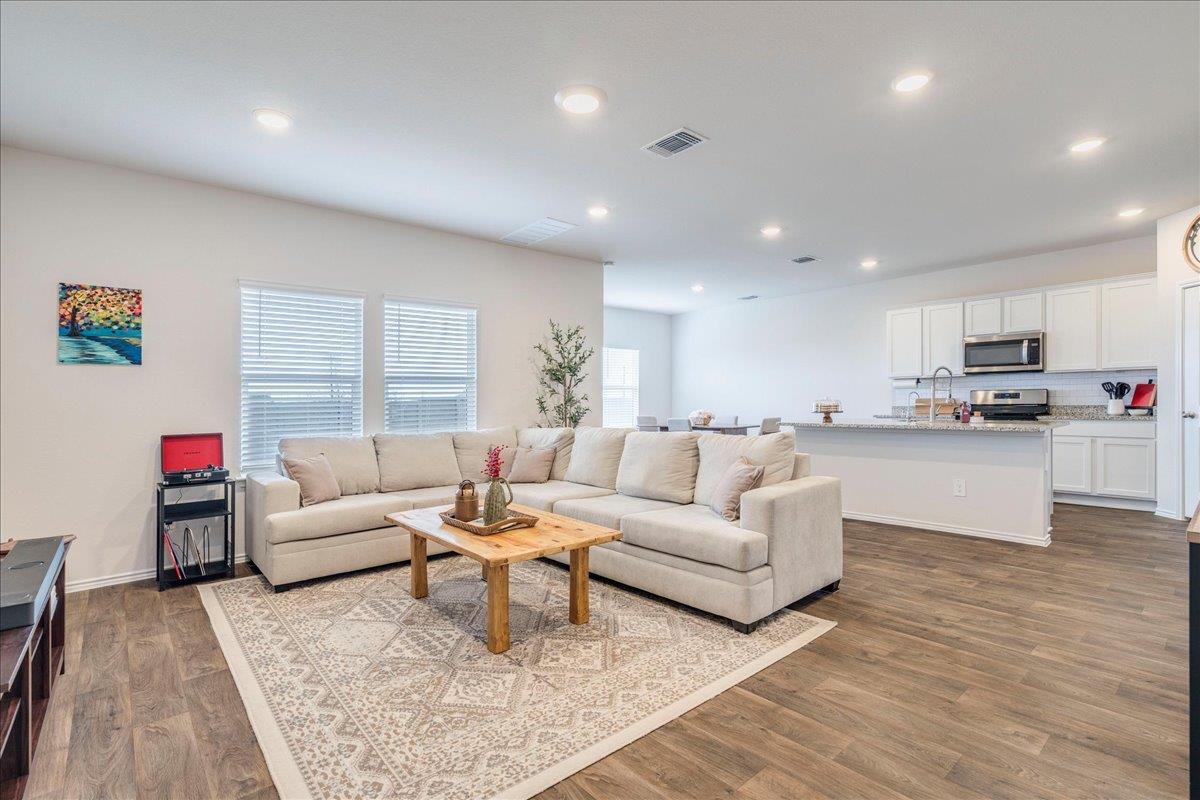 125 Frogmore Loop Uhland TX 78640
