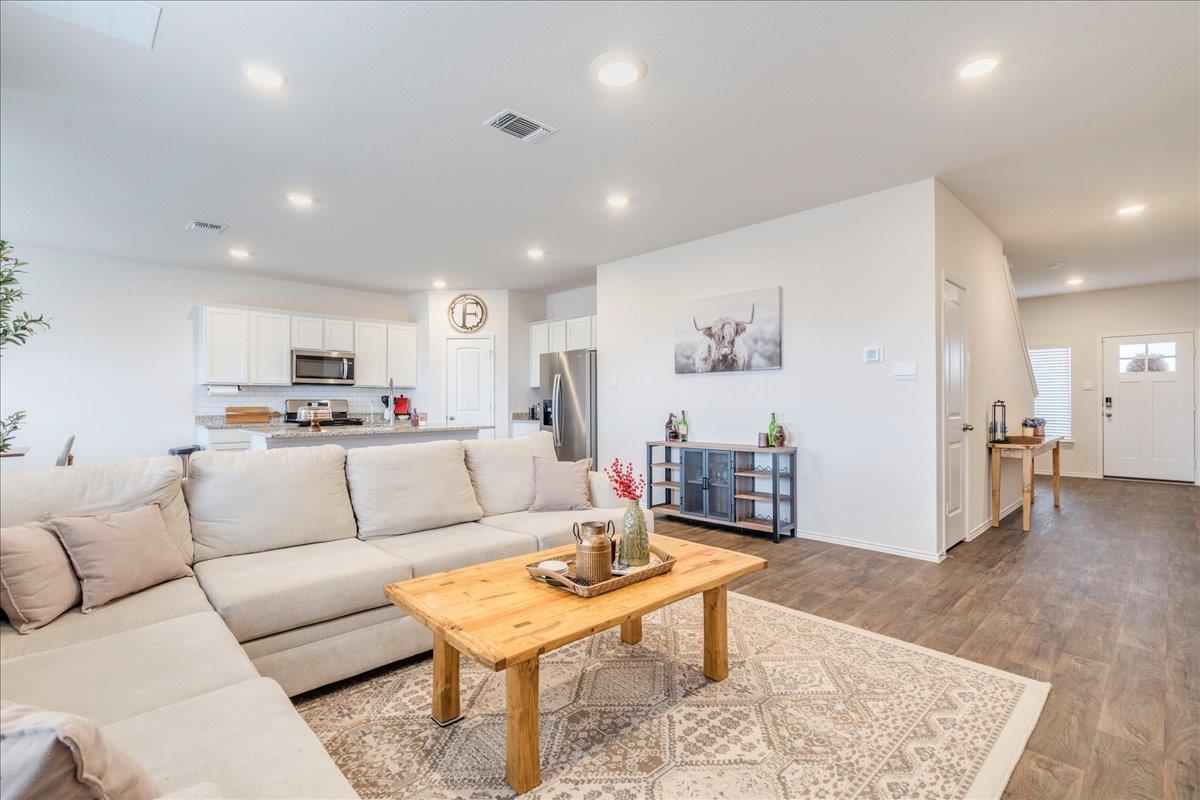 125 Frogmore Loop Uhland TX 78640