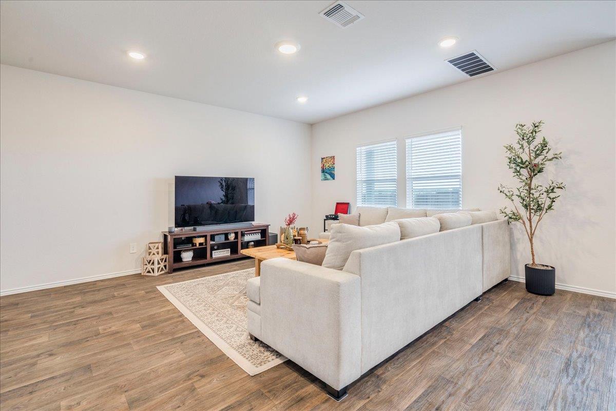 125 Frogmore Loop Uhland TX 78640