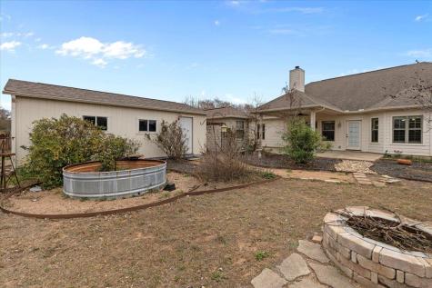 106 Spring Meadow Bastrop TX 78602