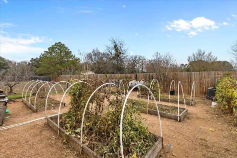 106 Spring Meadow Bastrop TX 78602