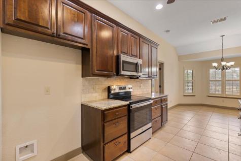 106 Spring Meadow Bastrop TX 78602