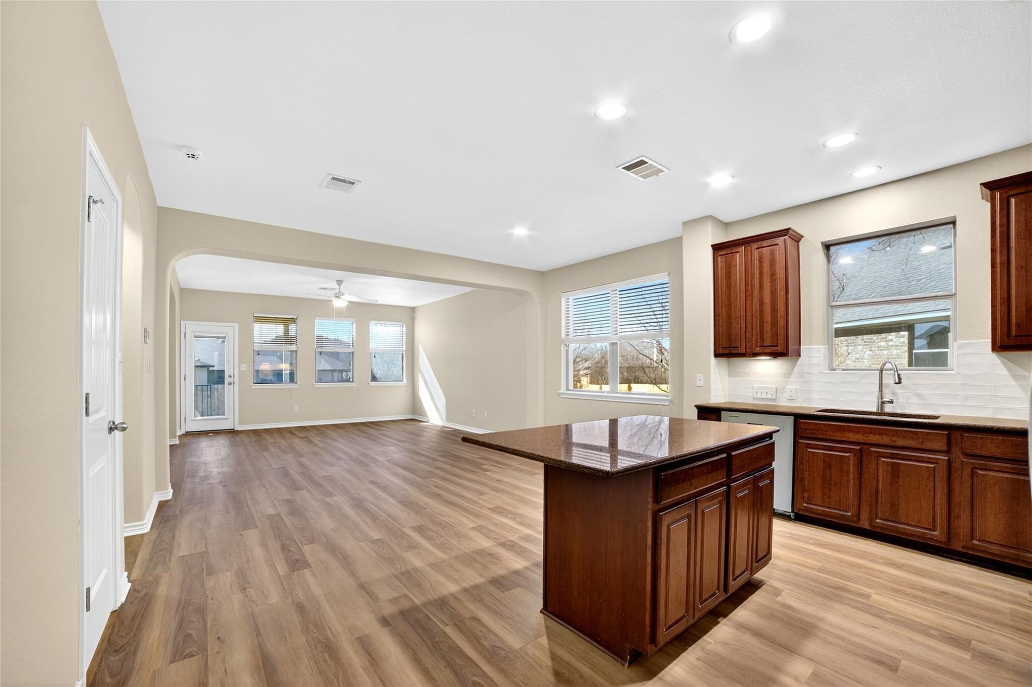 1090 Sussex Way Round Rock TX 78665