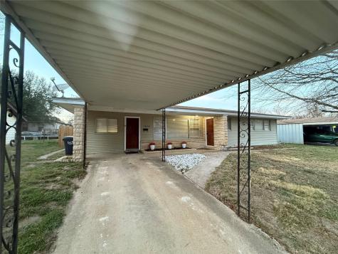 1404 Alcoa Avenue Rockdale TX 76567