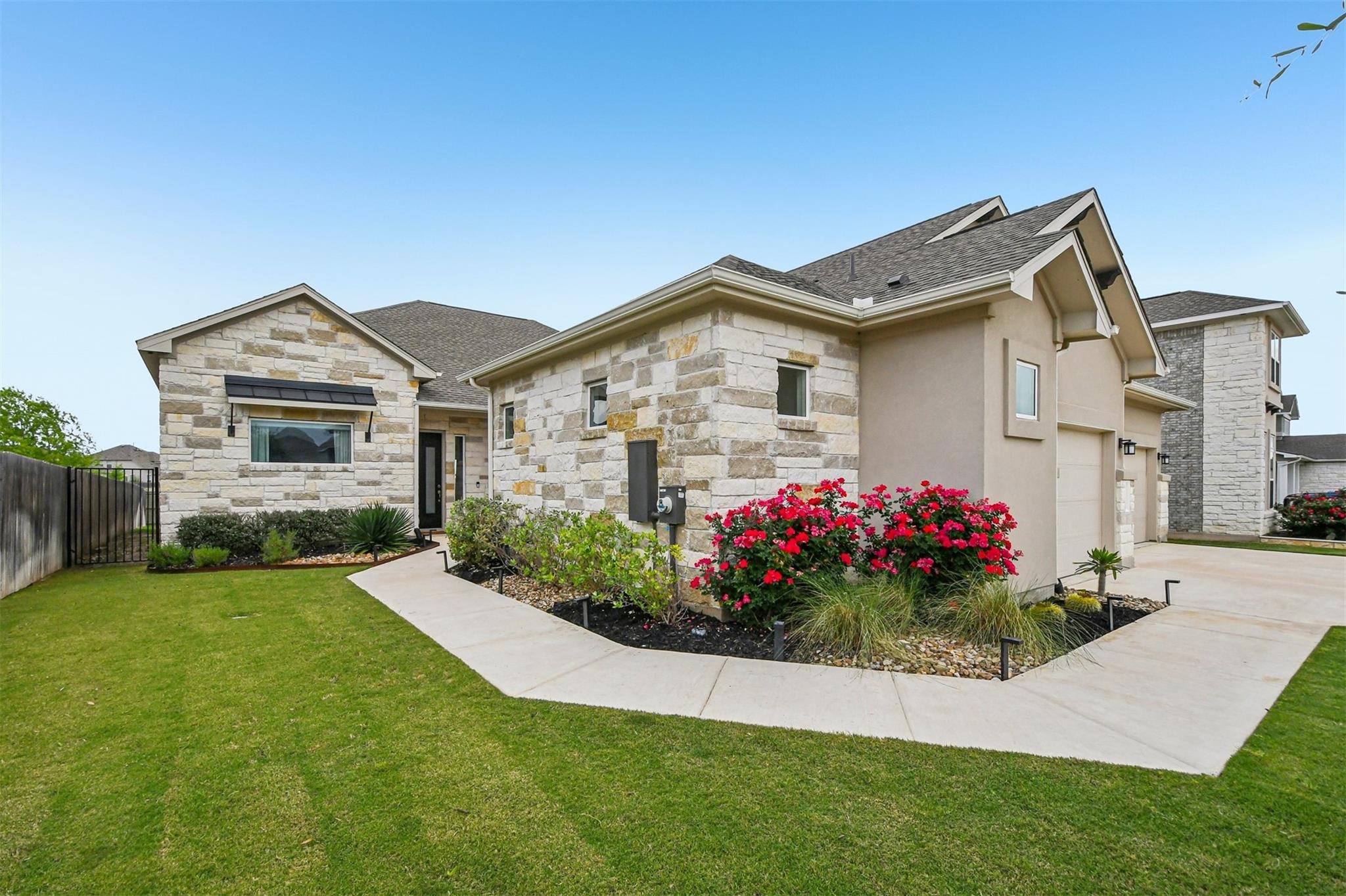 208 Great Lawn Bend Liberty Hill TX 78642