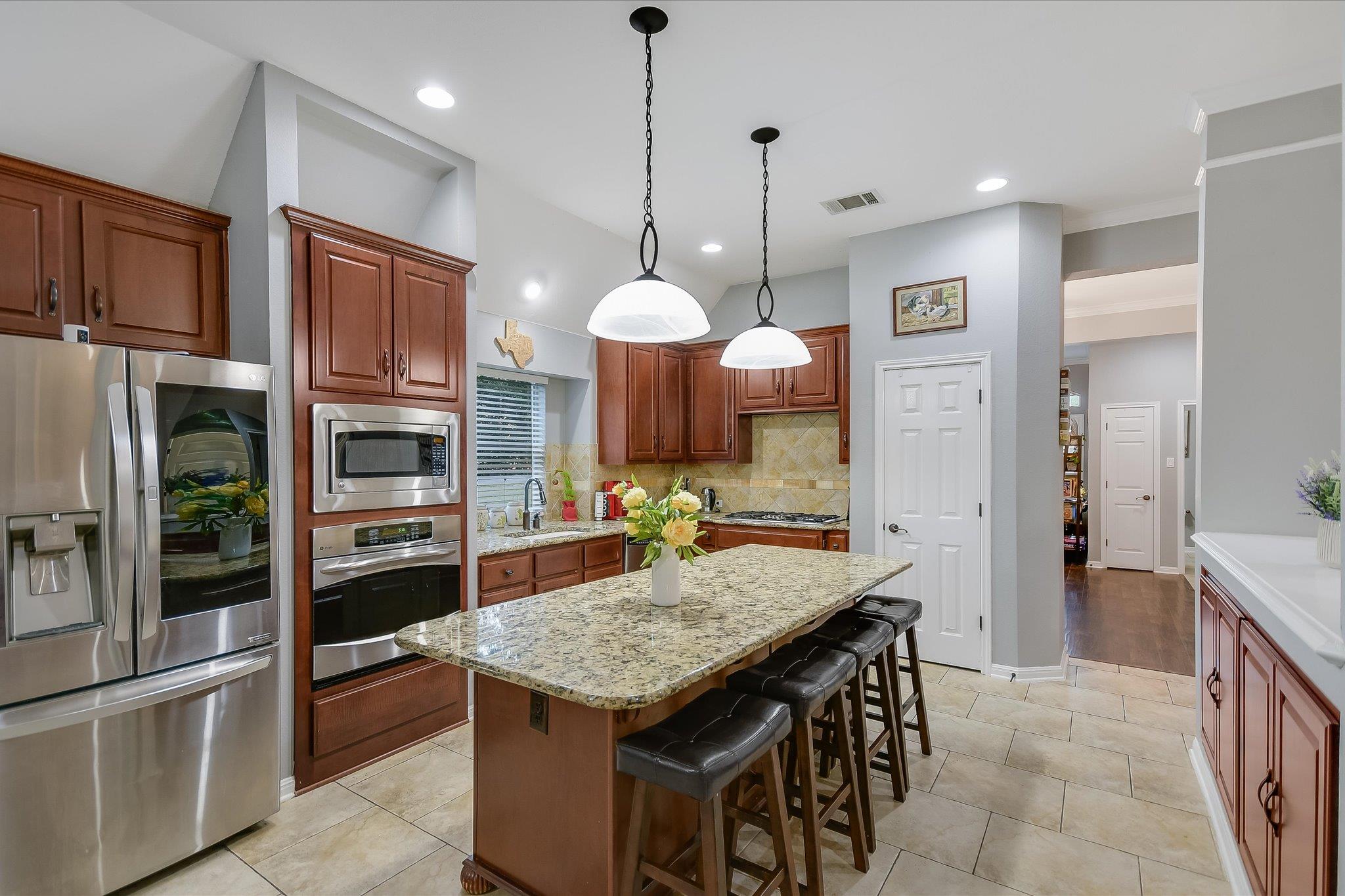 300 Wesley Ridge Drive Spicewood TX 78669