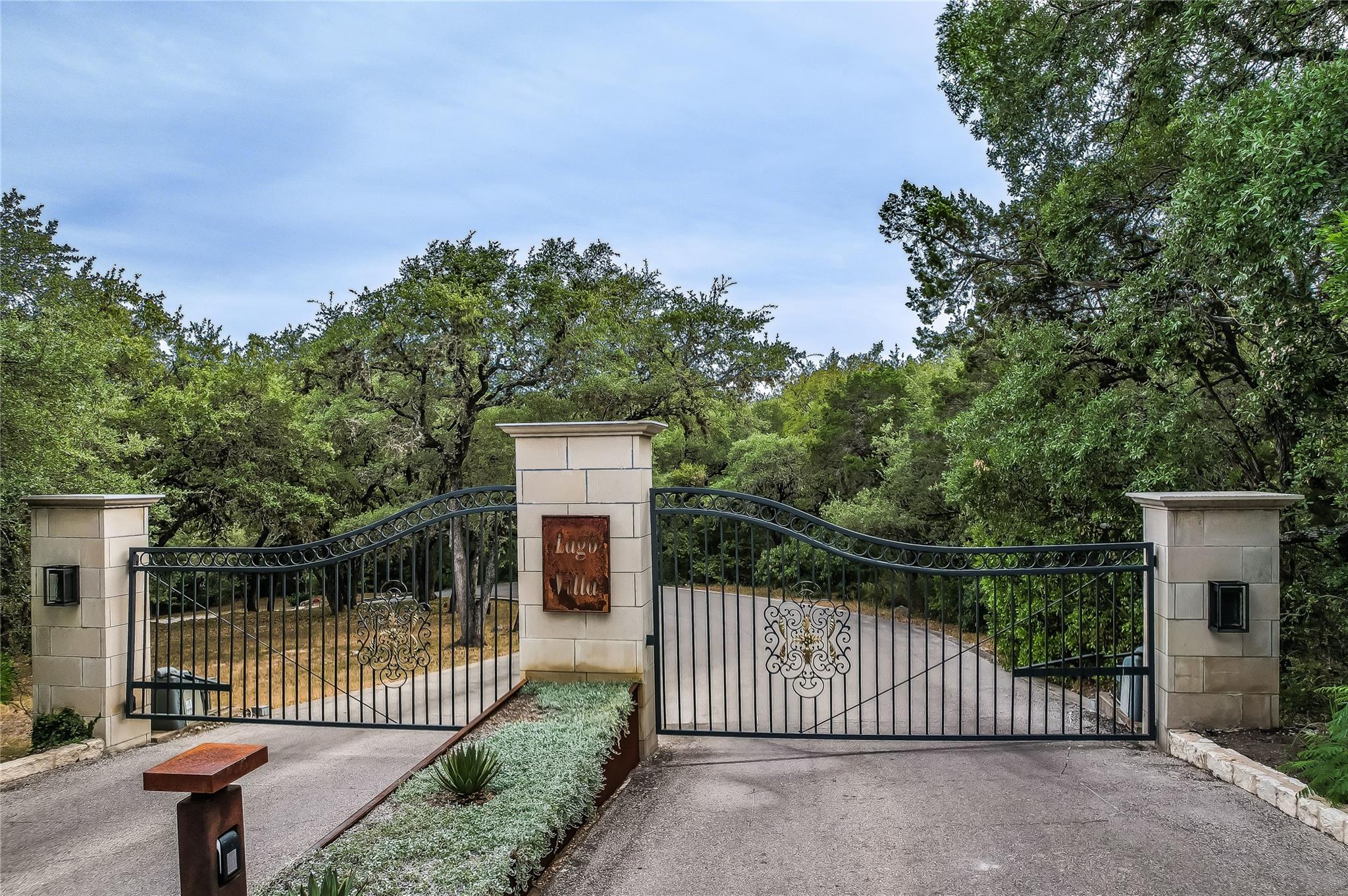 2934-2938 Westlake Cove Austin TX 78746