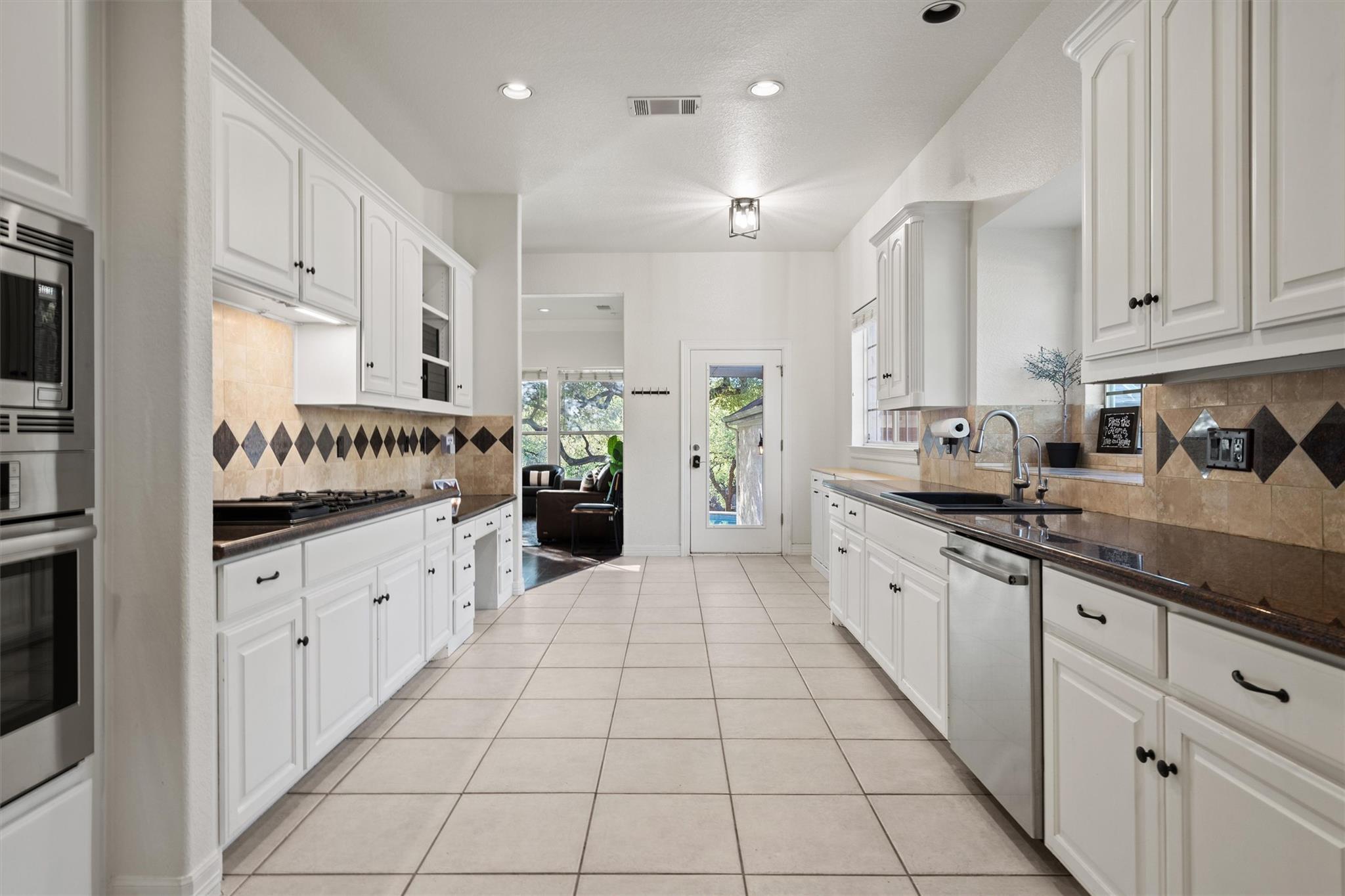 137 Roberts Circle Georgetown TX 78633