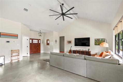 111 Green Grass Lane Bastrop TX 78602