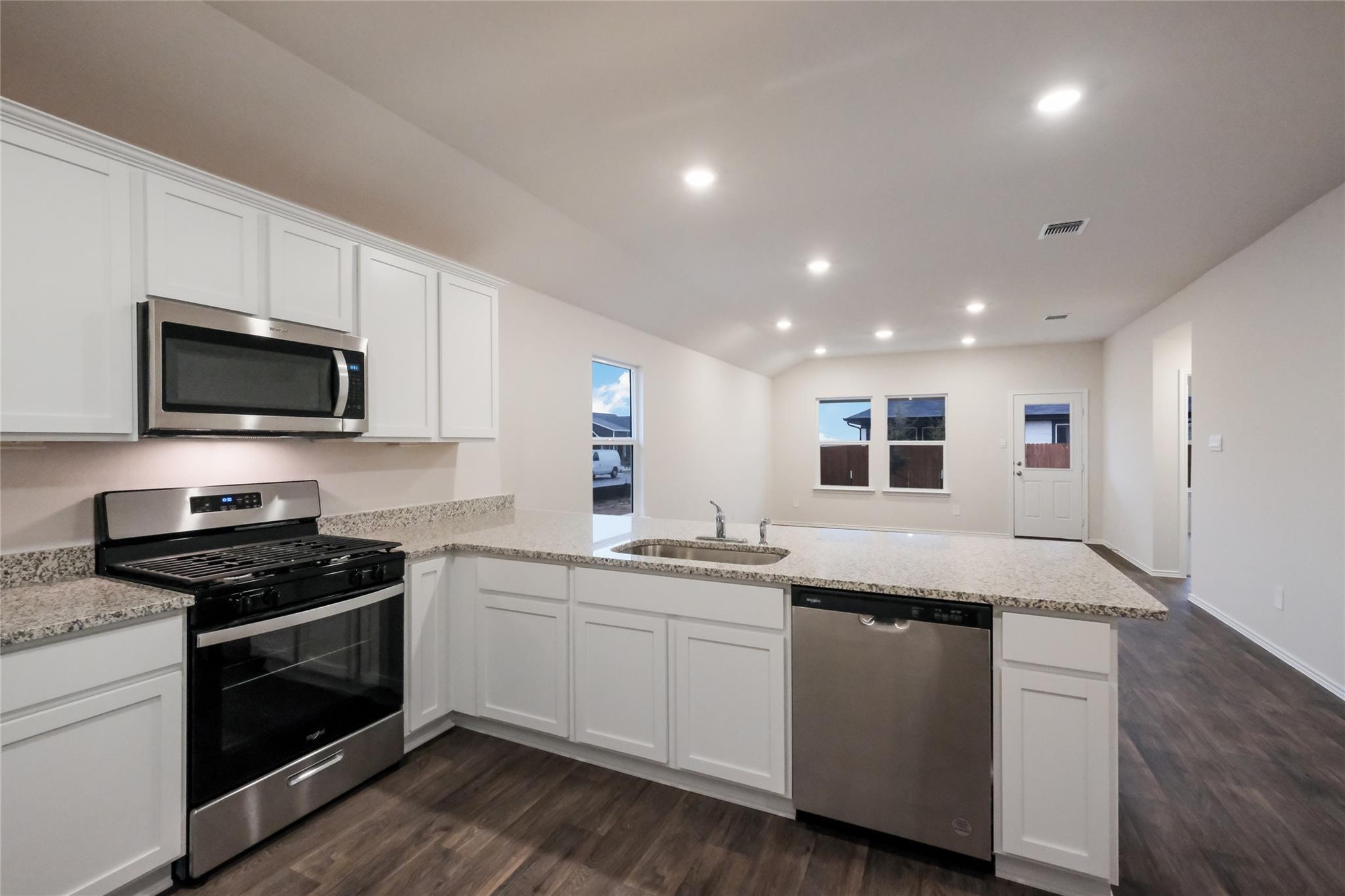 162 Sandringham Loop Kyle TX 78640