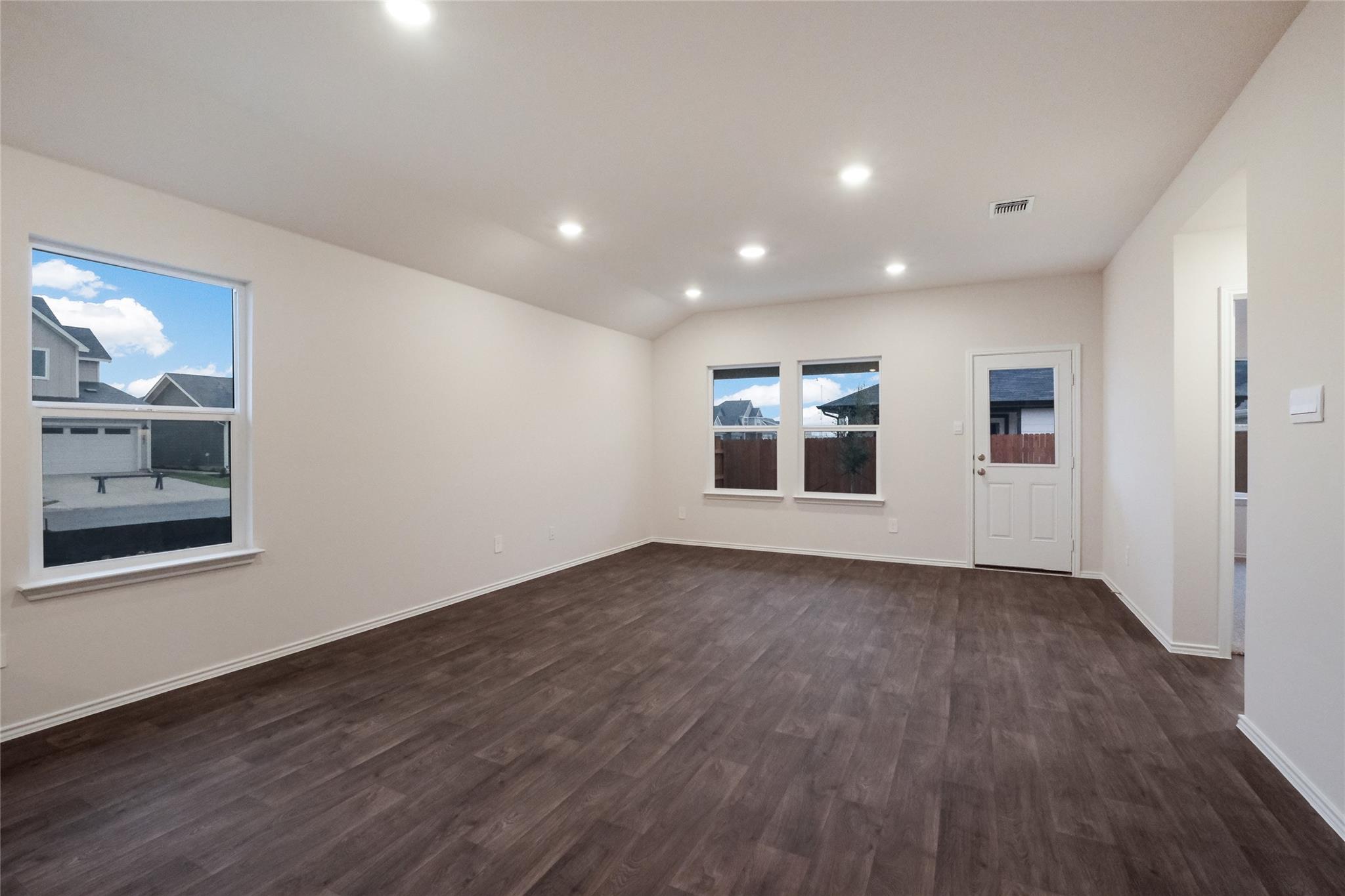 162 Sandringham Loop Kyle TX 78640