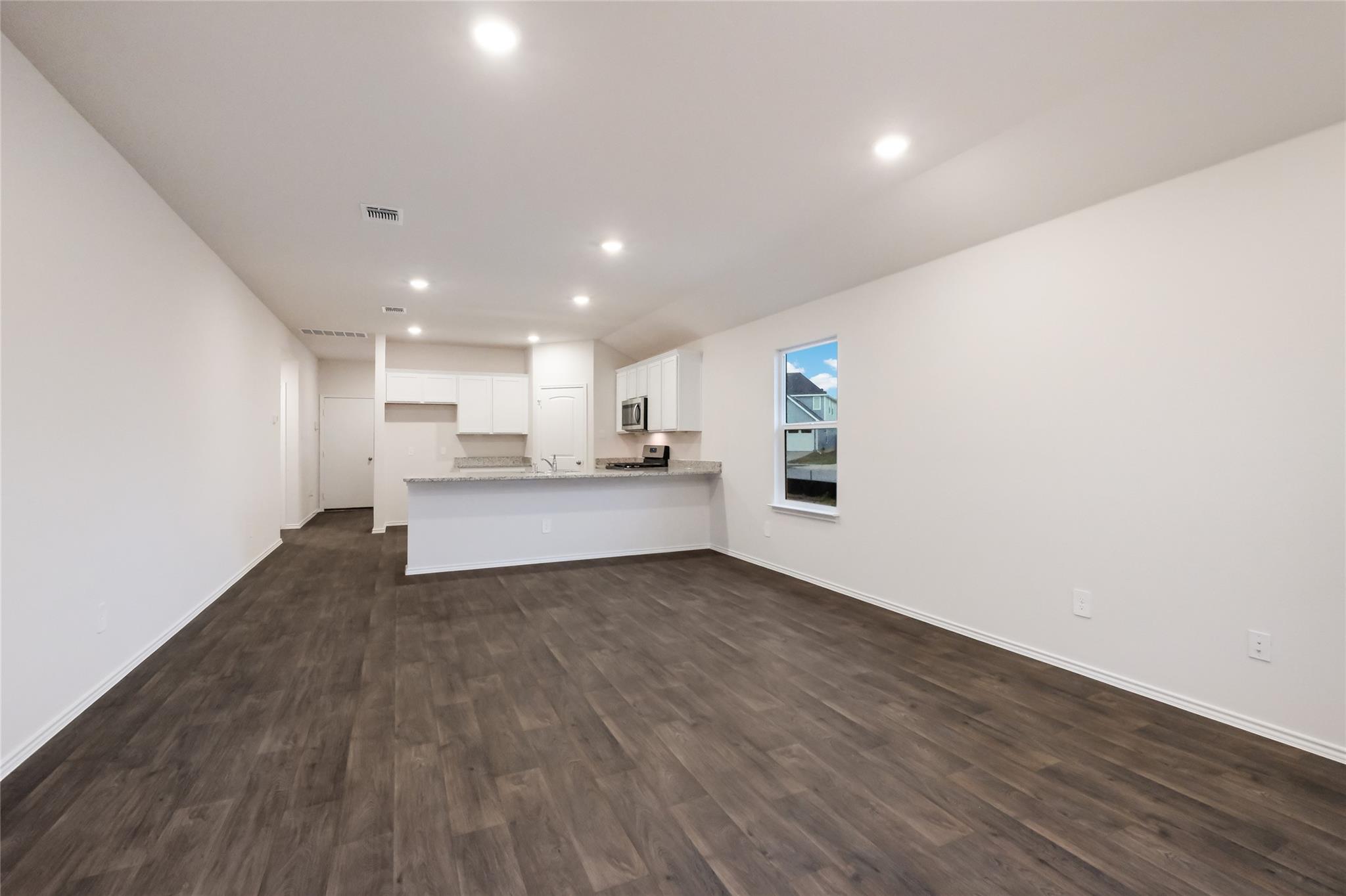 162 Sandringham Loop Kyle TX 78640
