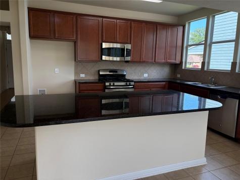 1076 Sanders Kyle TX 78640