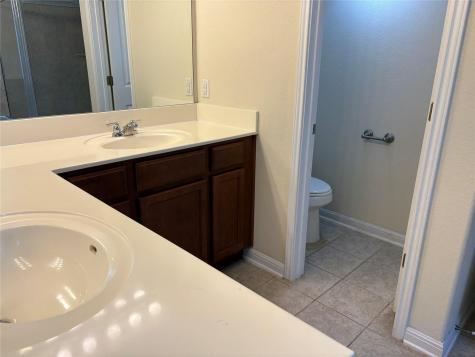 1076 Sanders Kyle TX 78640