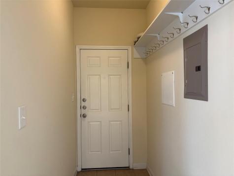 1076 Sanders Kyle TX 78640