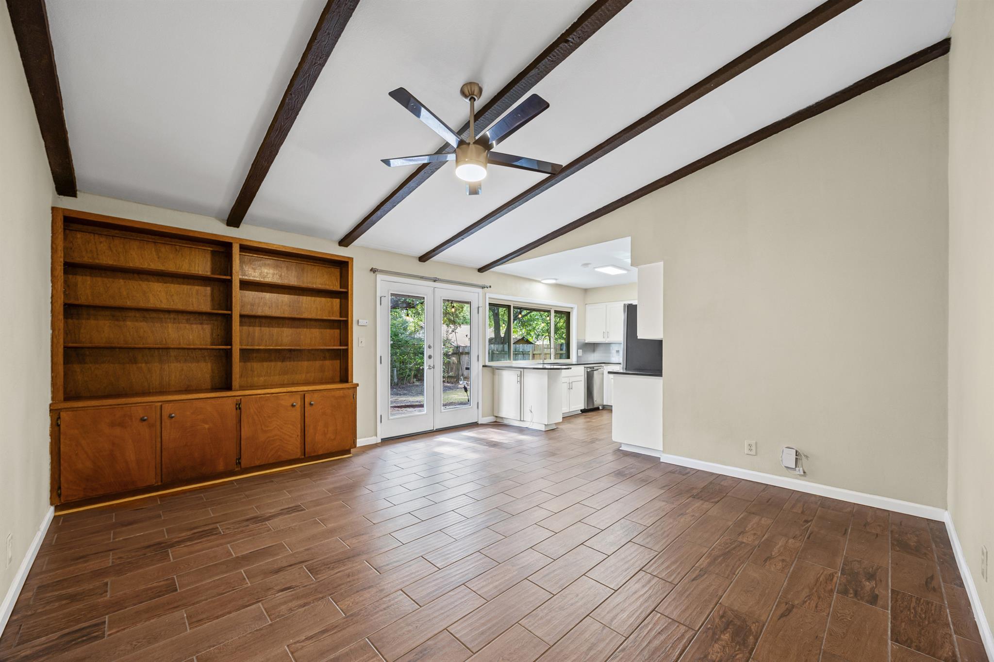 9215 Hunters Trace E Austin TX 78758