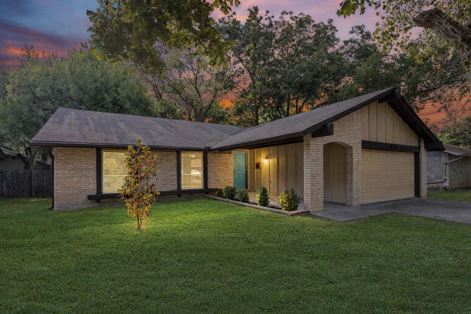 9215 Hunters Trace E Austin TX 78758
