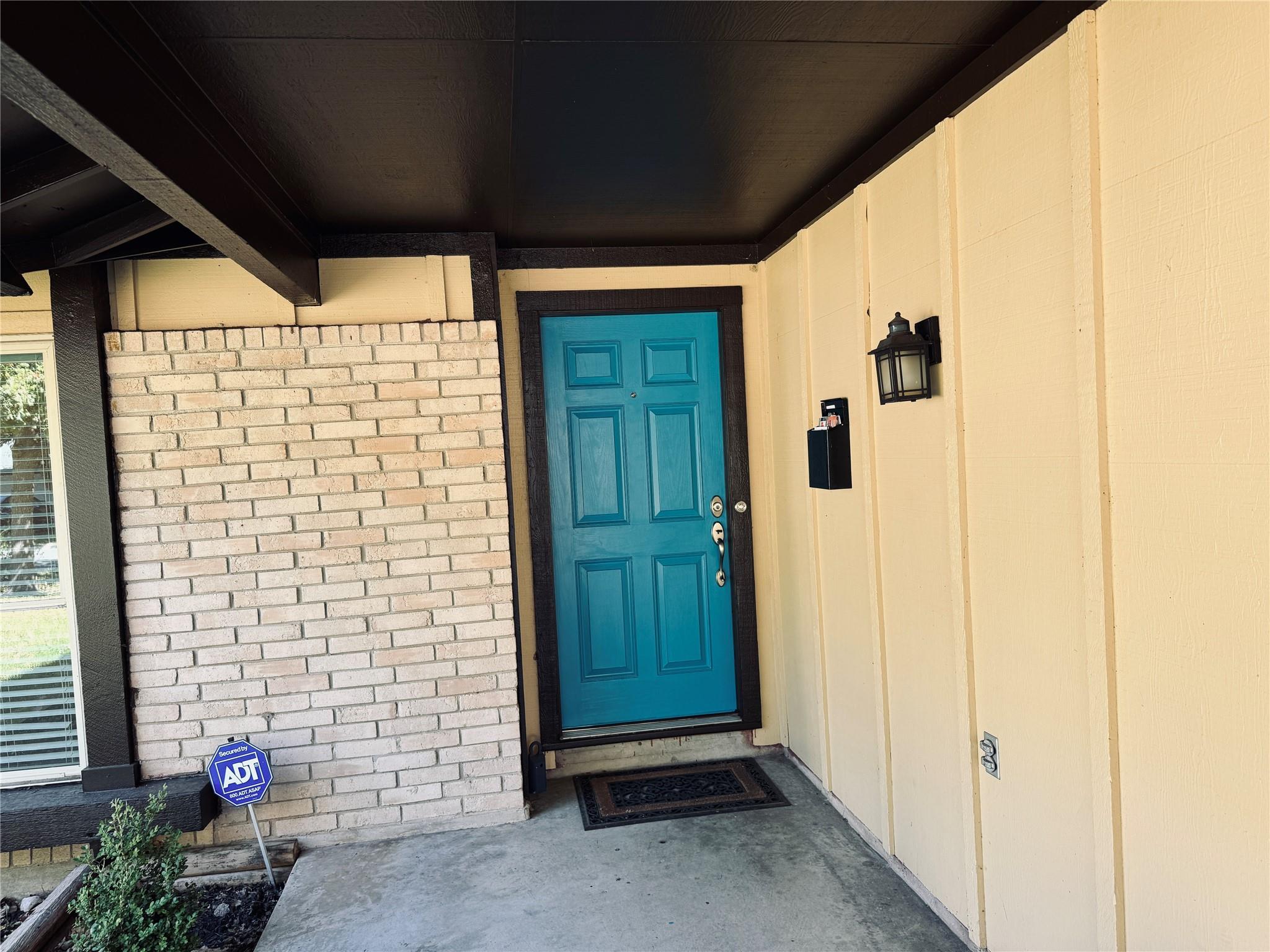 9215 Hunters Trace E Austin TX 78758