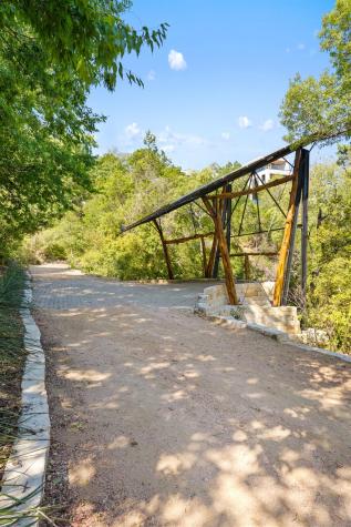 1354 The High Road Austin TX 78746