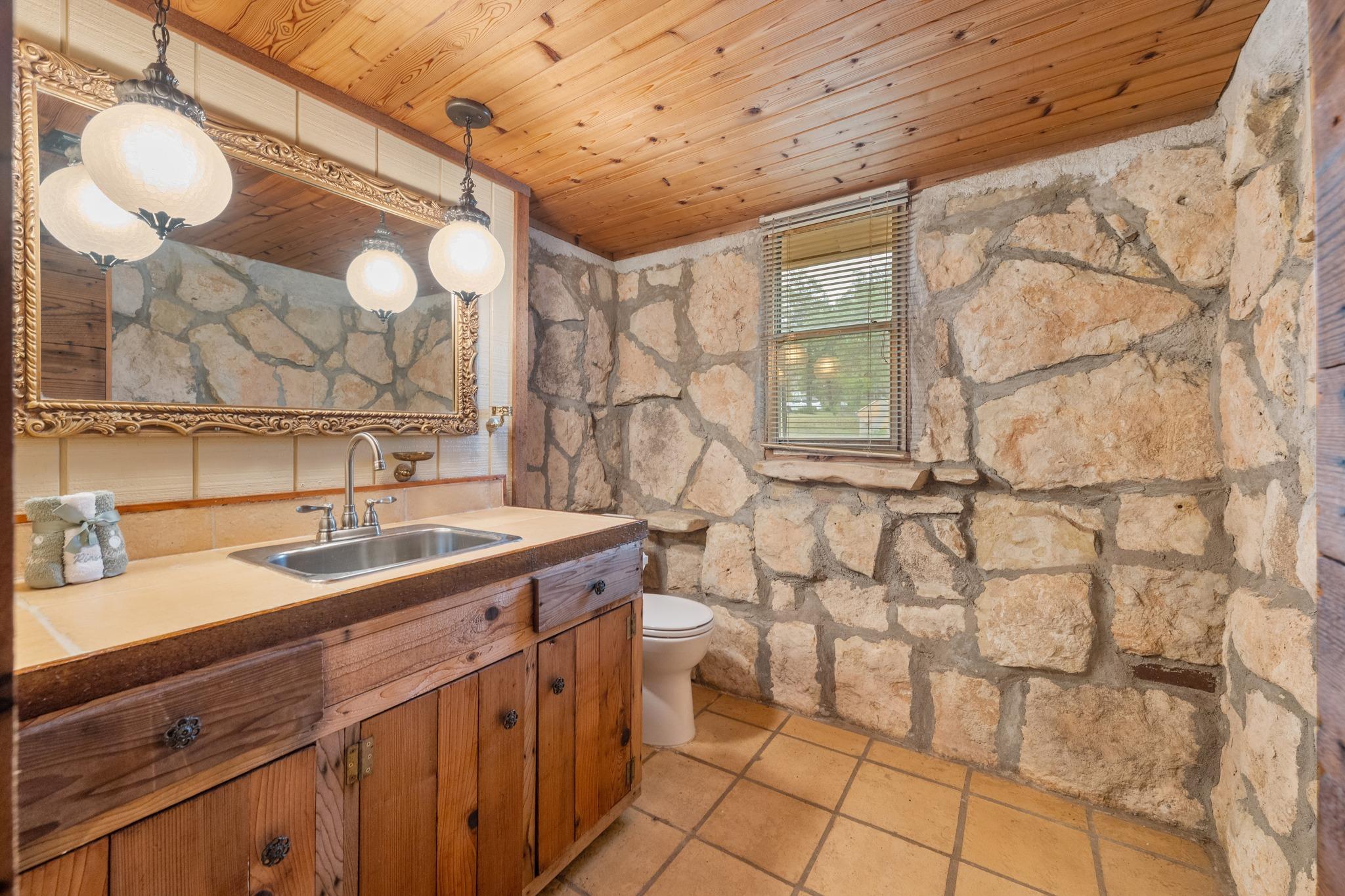 1106 Hurst Hollow Austin TX 78734