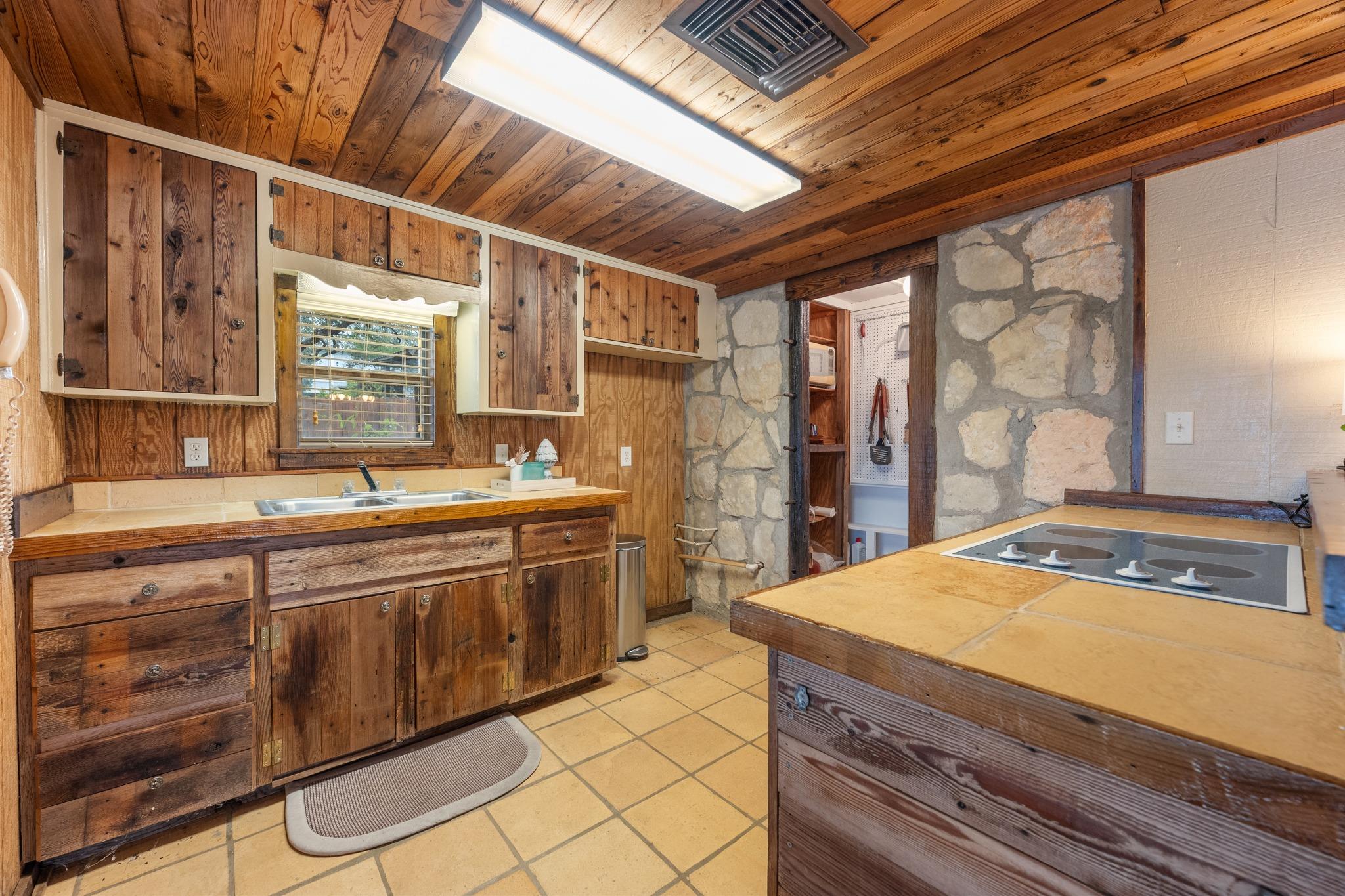 1106 Hurst Hollow Austin TX 78734