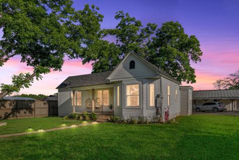 703 E Highway Street Fredericksburg TX 78624