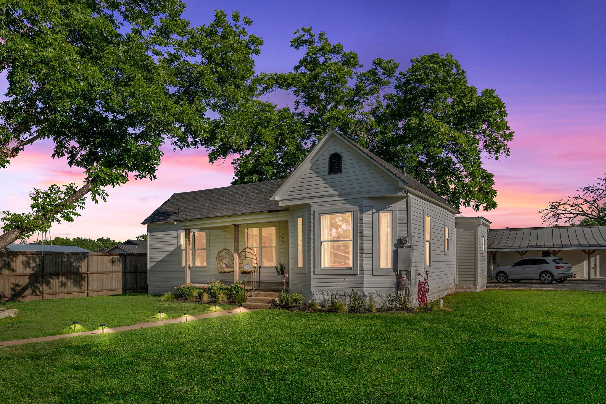 703 E Highway Street Fredericksburg TX 78624