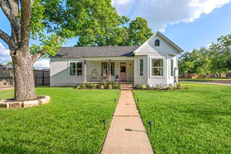 703 E Highway Street Fredericksburg TX 78624