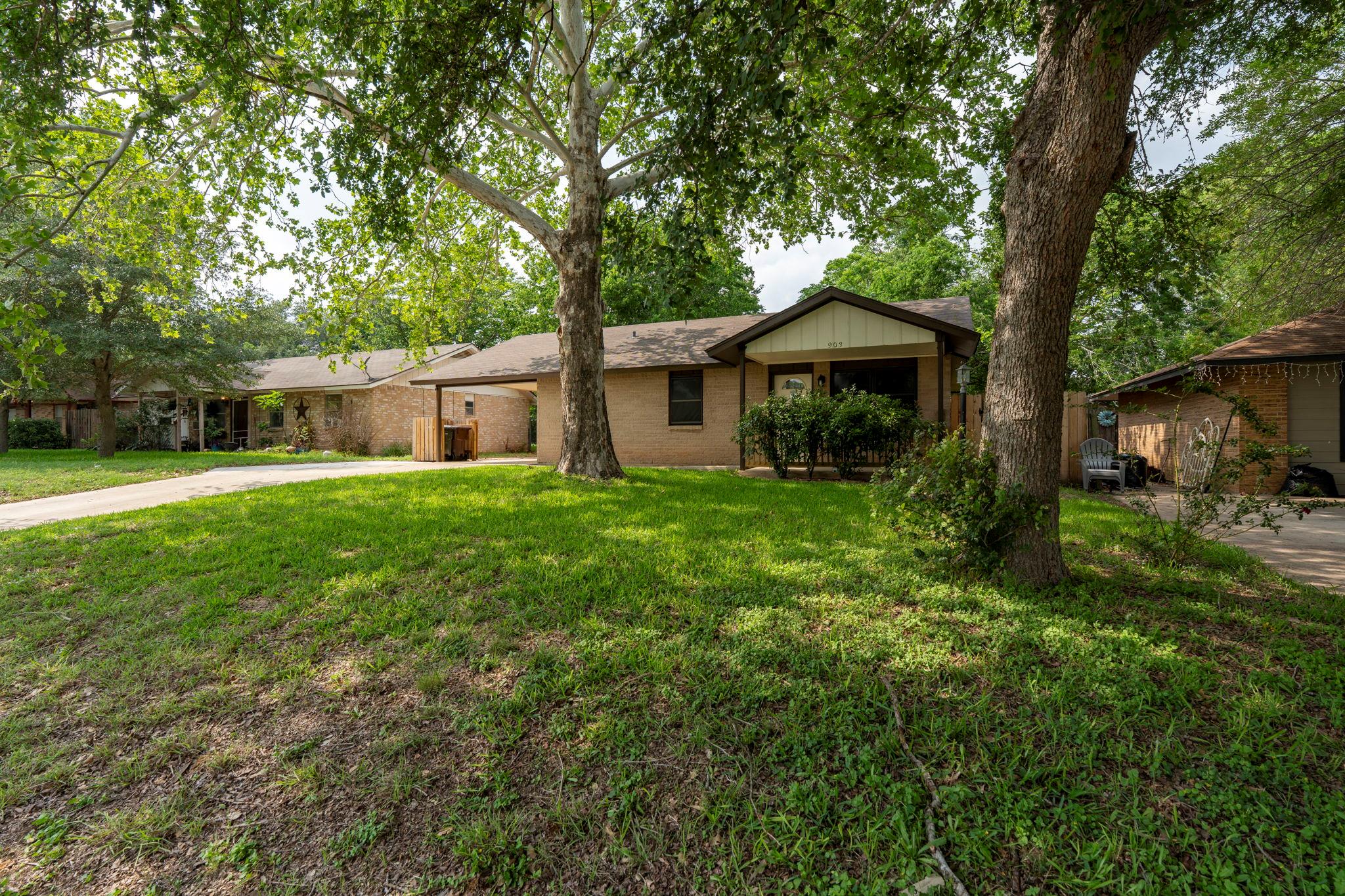 903 Mimosa Drive Lockhart TX 78644